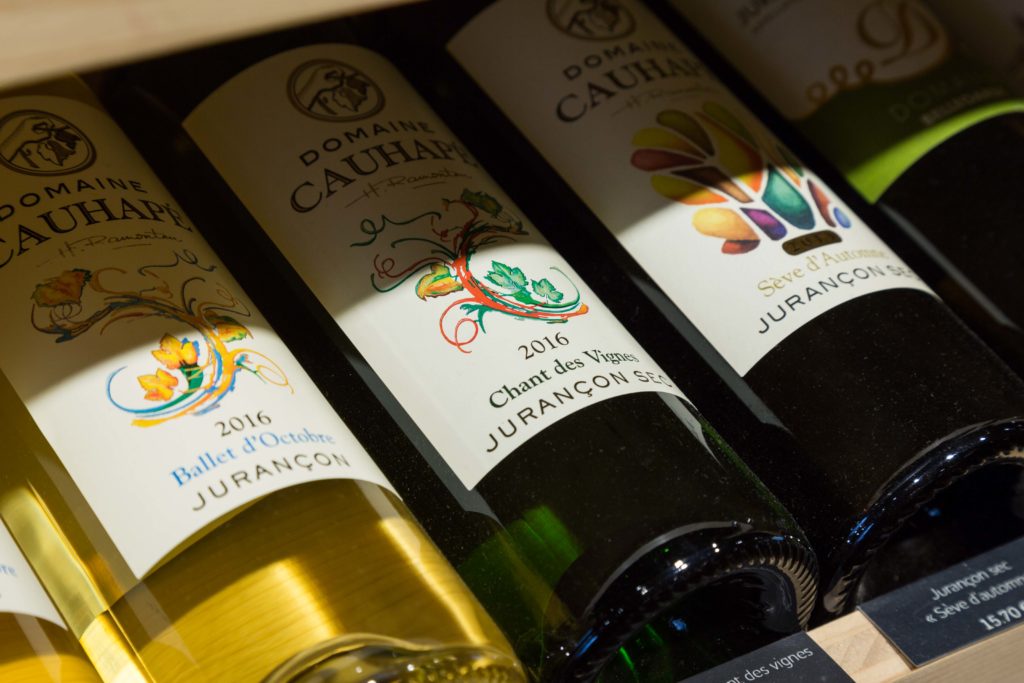 Vous trouverez aux Caves de Joseph des vins de terroir qui respectent la nature et qui mettent en avant le savoir faire des vignerons.